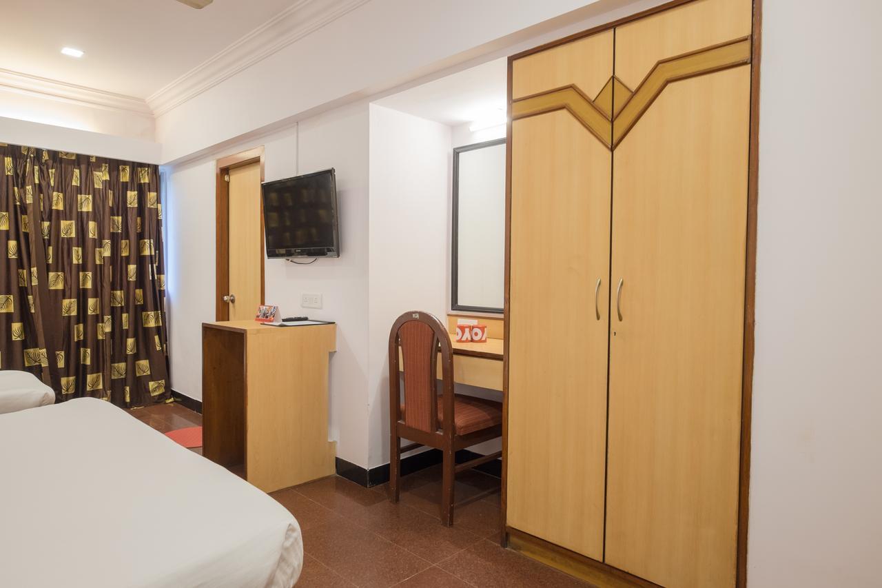 Oyo Flagship 561 Host Inn Bombay Eksteriør billede